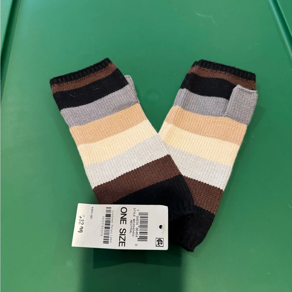 NWT On 34th by Macys Women’s Striped Fingerless‎ Gloves Casual Neutral Colors